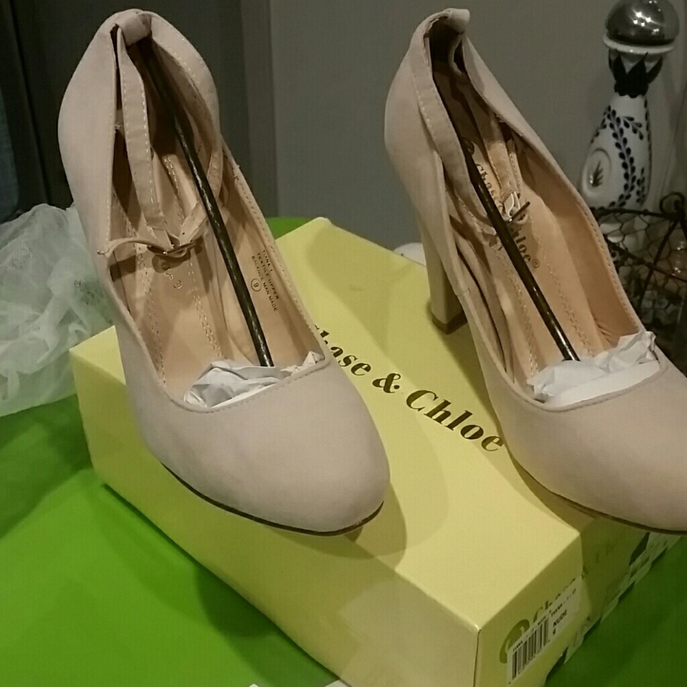Nude suede pumps size 9